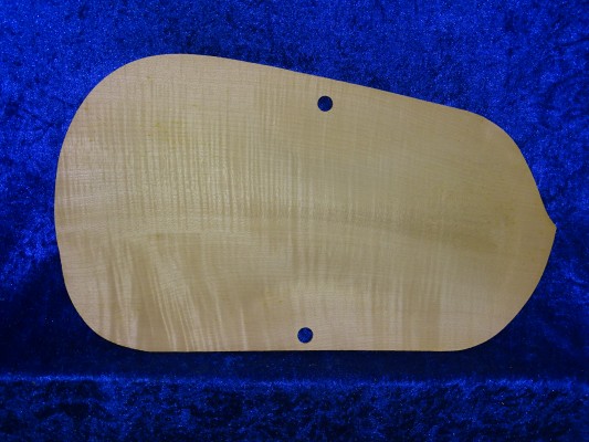 gefräster, ganzer geflammter Geigenboden 1173