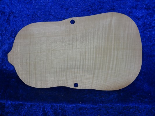 3/4 gefräster geflammter Geigenboden 3379