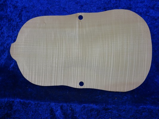 3/4 gefräster geflammter Geigenboden 3381