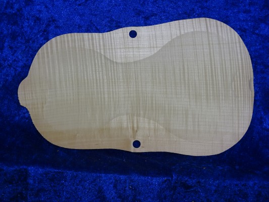 3/4 gefräster geflammter Geigenboden 3381