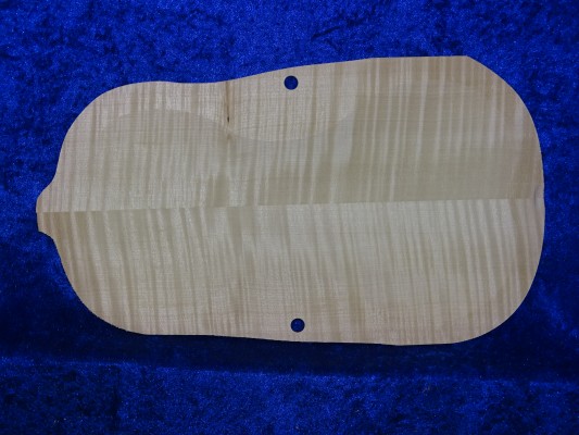 gefräster, schön geflammter Violaboden 3402