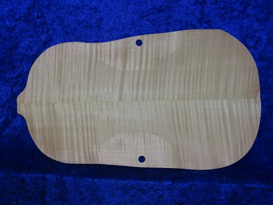 gefräster, schön geflammter Violaboden 3403