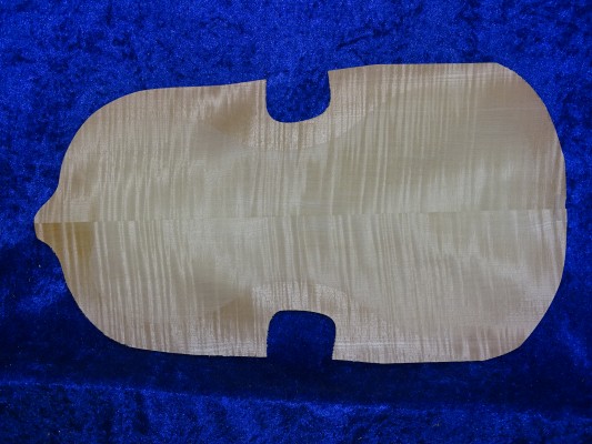 gefräster, schön geflammter Violaboden 3404