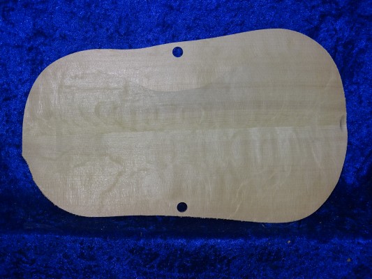 gefräste Geigendecke 3492 Hasel